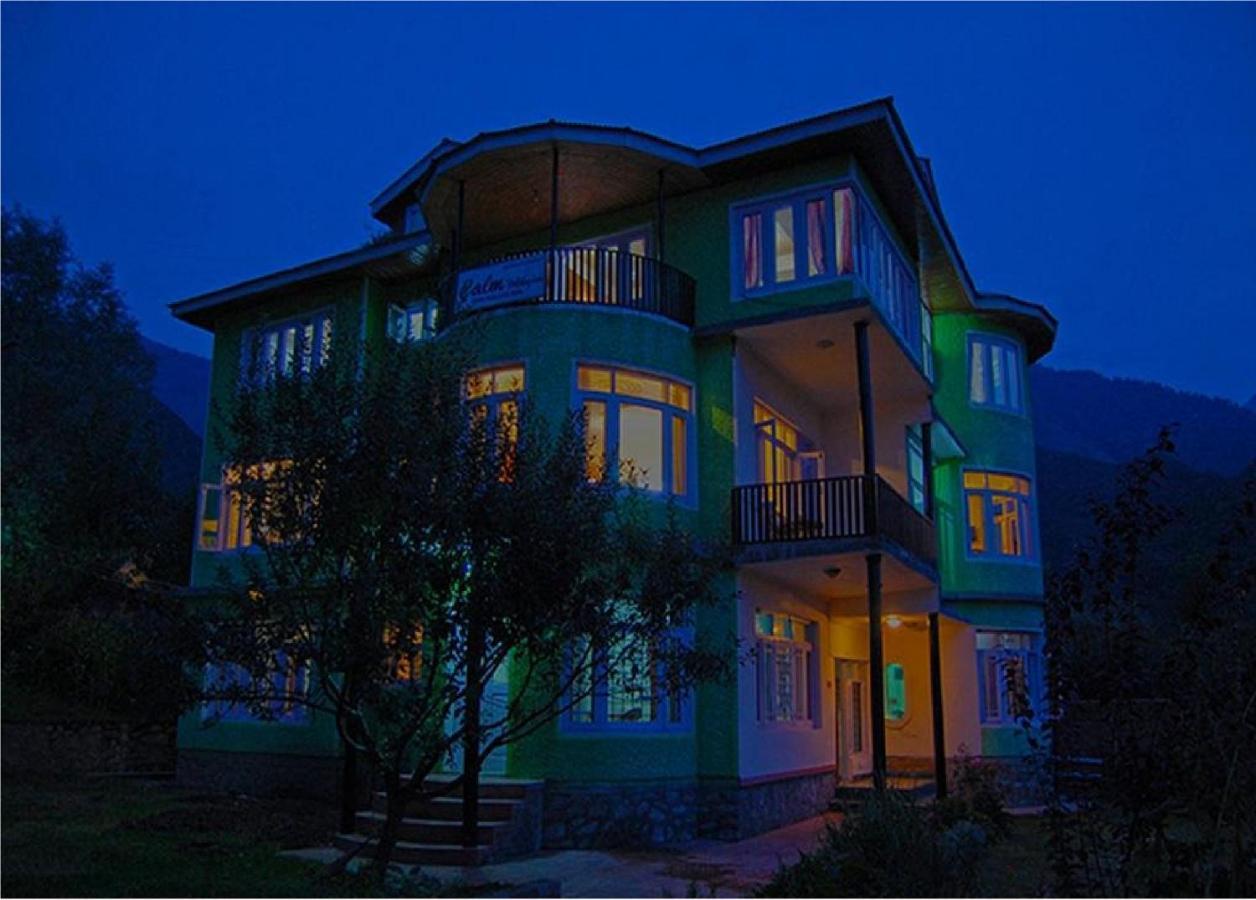 Calm Holiday Inn Srīnagar Kültér fotó